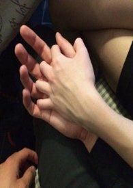 和哥哥的死对头在一起的